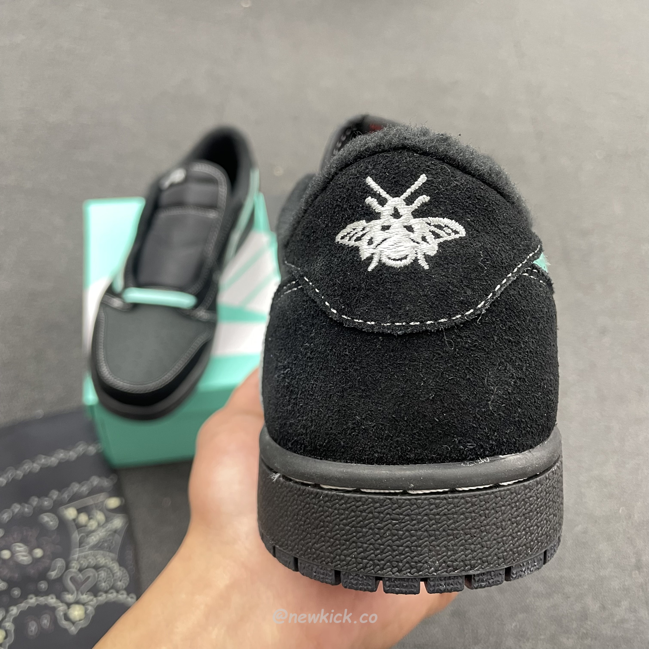 Air Jordan 1 Low Dazzles With Tiffany Cus Travis Dm7866 311 (4) - newkick.app